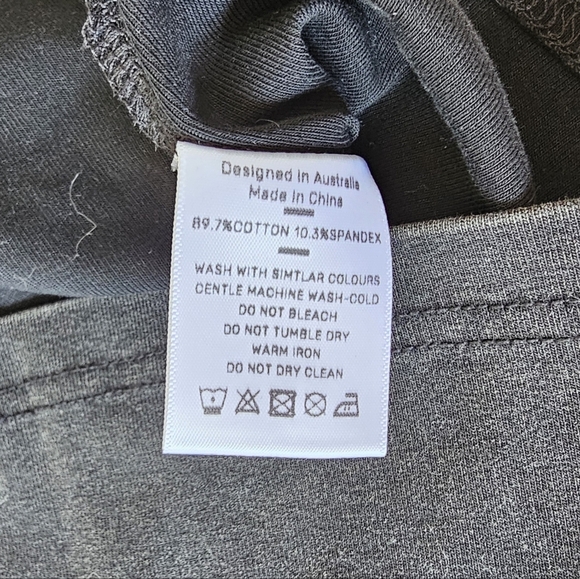 Bones Xs Black Sleeveless Tank Top with Red Embroidered Detail - Picture 6 of 8